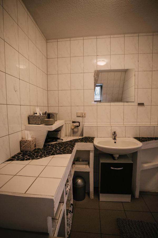 Eigenes Maisonettehaus In Idyllischer Lage Mit Balkon, Nahe Messe, 24H Self-Check In, Gratis Parken Schwabach Dış mekan fotoğraf