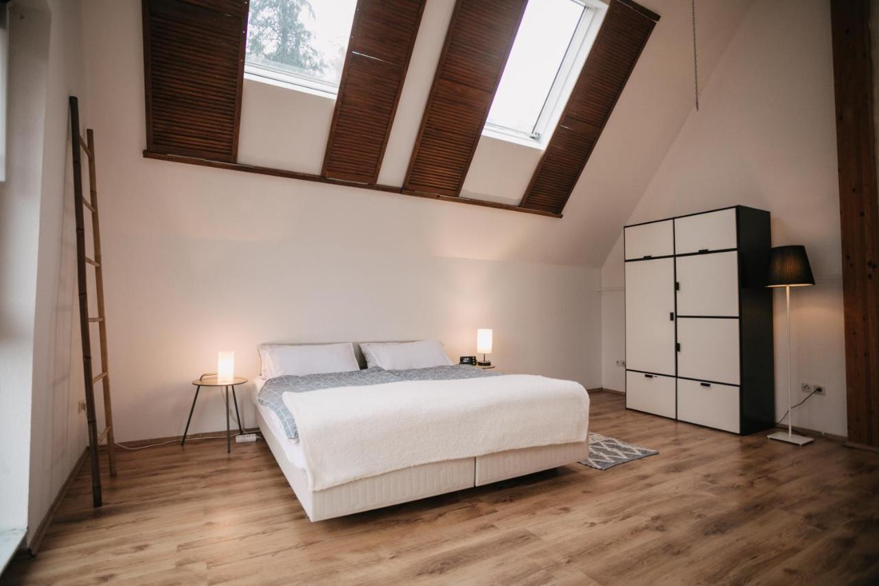 Eigenes Maisonettehaus In Idyllischer Lage Mit Balkon, Nahe Messe, 24H Self-Check In, Gratis Parken Schwabach Dış mekan fotoğraf