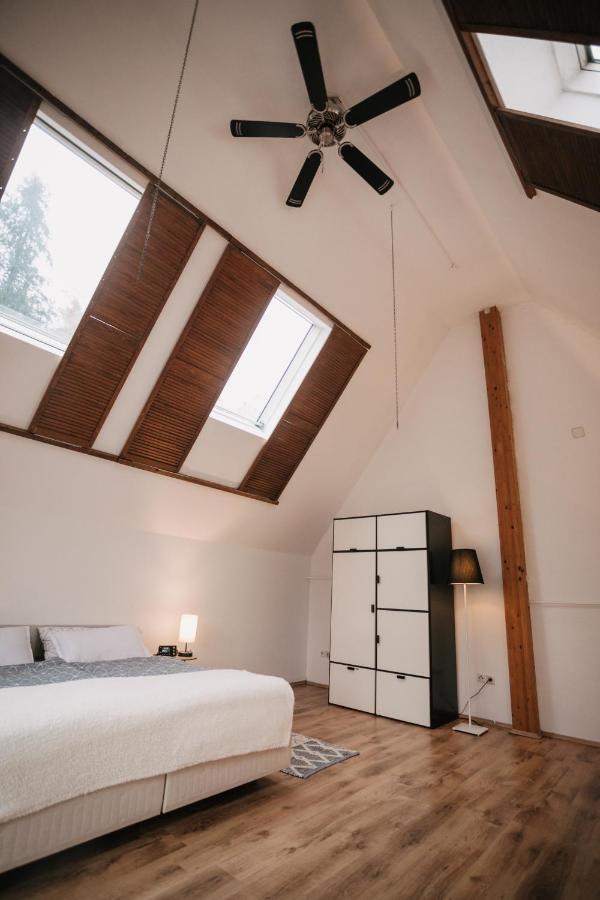 Eigenes Maisonettehaus In Idyllischer Lage Mit Balkon, Nahe Messe, 24H Self-Check In, Gratis Parken Schwabach Dış mekan fotoğraf