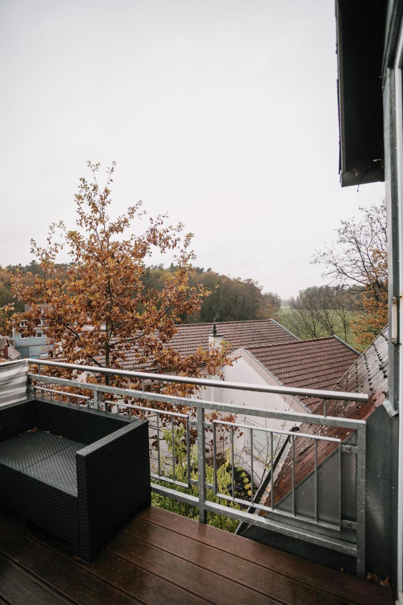 Eigenes Maisonettehaus In Idyllischer Lage Mit Balkon, Nahe Messe, 24H Self-Check In, Gratis Parken Schwabach Dış mekan fotoğraf